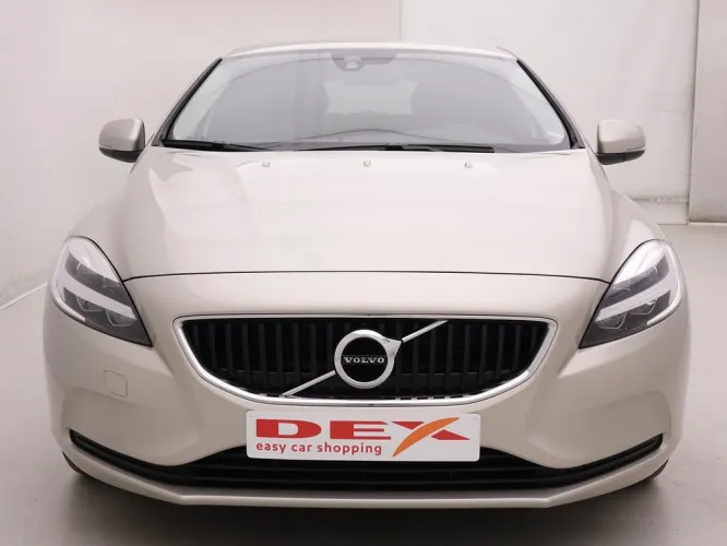 Volvo V40 1.5 T2 122 Geartronic Black Edition + GPS + TFT Da Image 2