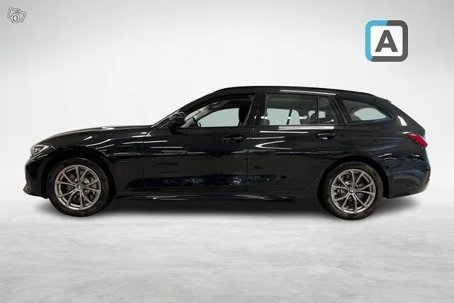 BMW 330 330 G21 Touring 330e xDrive A Charged Edition Sport  Image 6